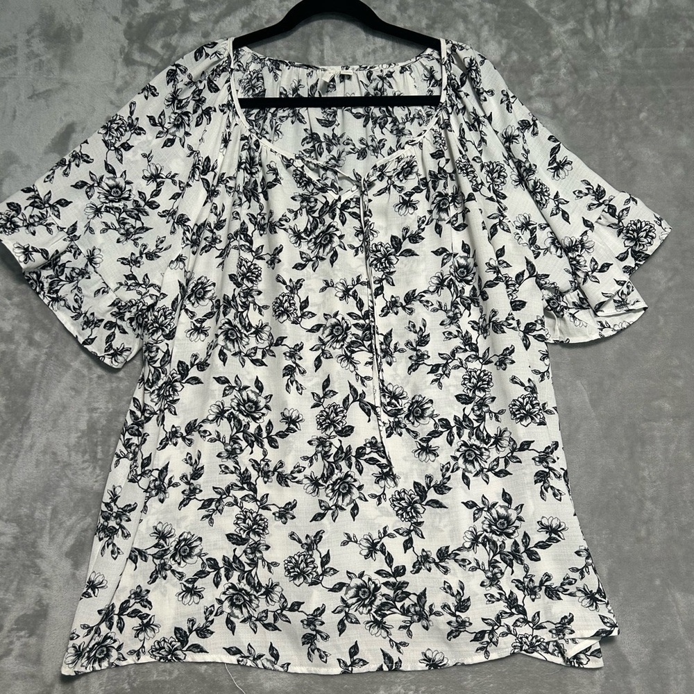C EST 1946 Cato Floral Ruffle Blouse Top Women’s 22/24W White Black
